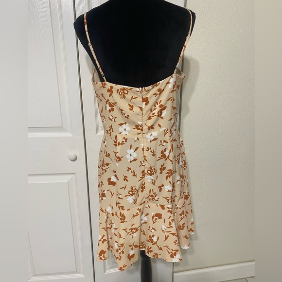- WILLOW Floral mini dress size M - Picture 3 of 10